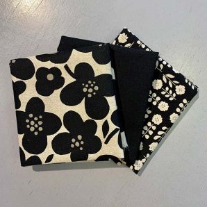 Fat Quarter Set - Black Flower