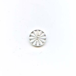 Knopf 2-Loch Blütenrelief 15mm - Weiß